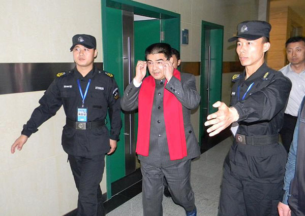 并聯(lián)三套真空機(jī)組各泵負(fù)載及能量耗分析